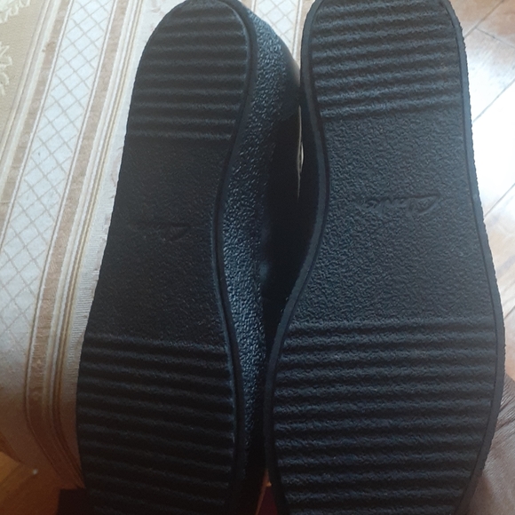 CLOSET clearance - Picture 4 of 4